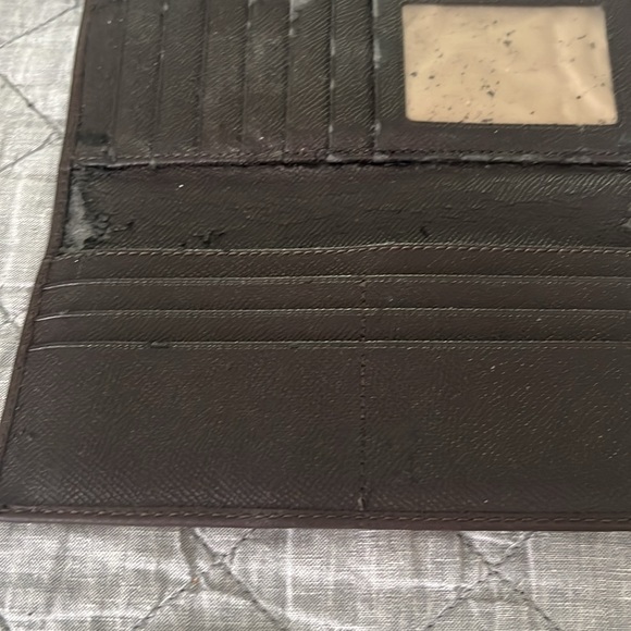 Coach  trifold wallet in GUC - Picture 7 of 9